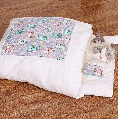 Cozy Sleeping Bag for Cats