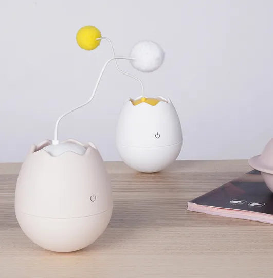 Interactive Cat Toys in the Shape of an Egg - Toy with Moving Ball for Cats
