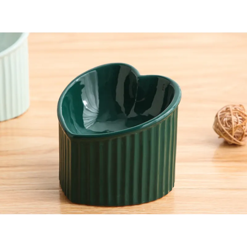 Ceramic Heart-Shaped Bowl for Dogs and Cats with Non-Slip Base