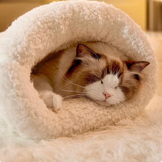 Comfortable Sleeping Bag for Cats