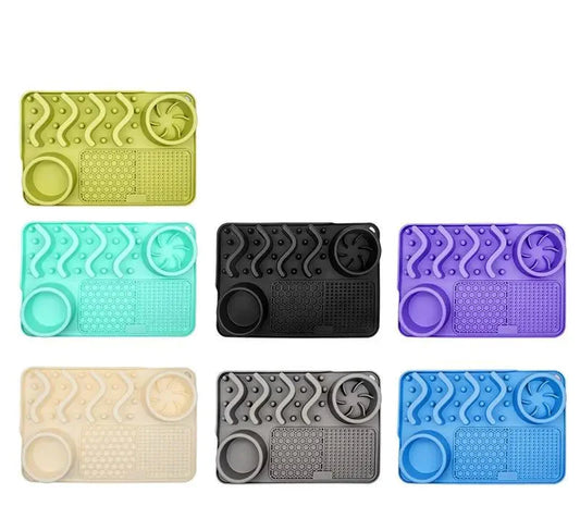 Interactive Licking Mat for Dogs and Cats – Splash-Proof Bowl with Food-Search Game
