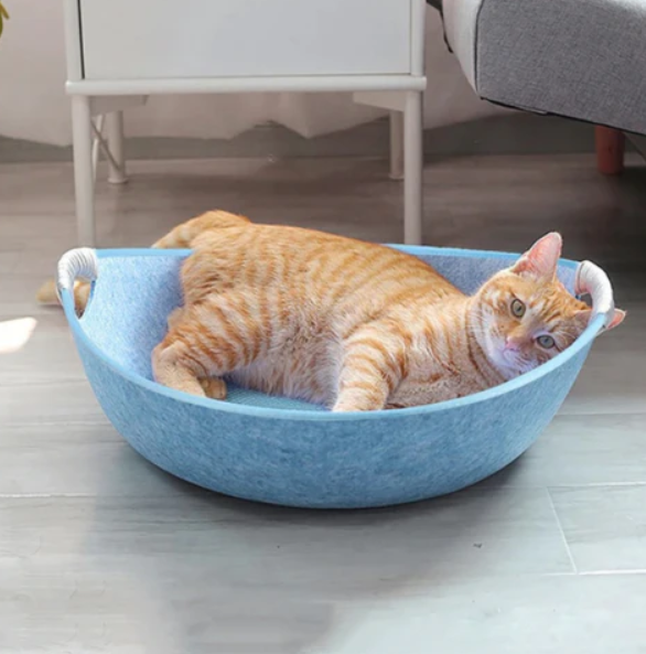 Comfortable Felt Cat Bed with Carry Handles