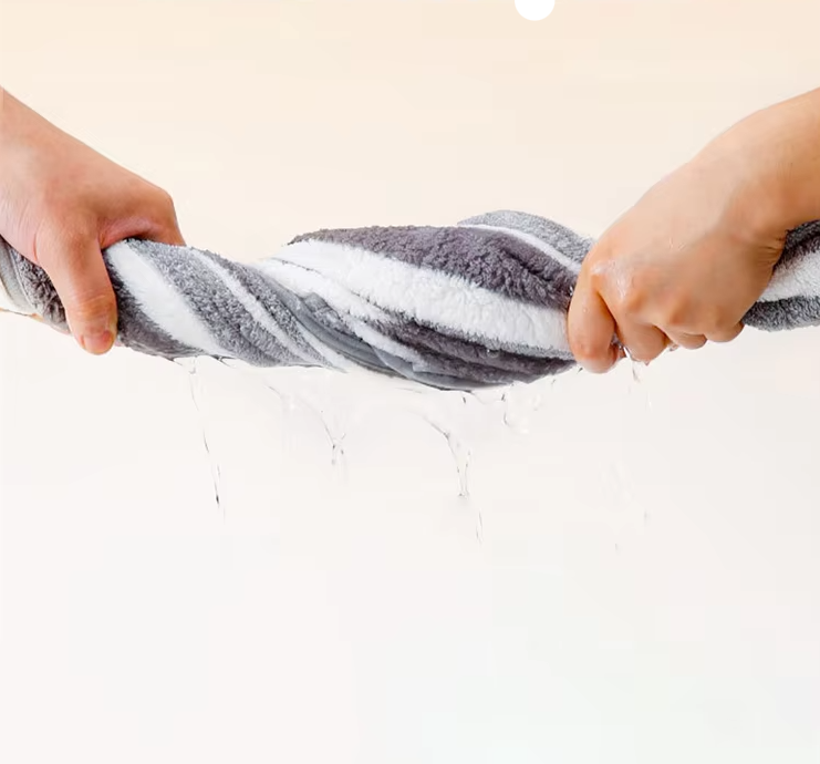 Microfiber Dog Bathrobe – Super Absorbent and Soft for Quick Drying After Bath
