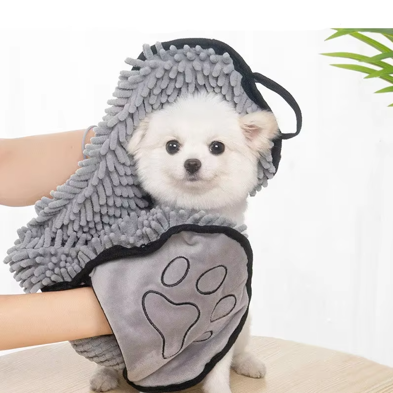 Microfiber Pet Towel with Glove - Super Absorbent and Soft for Dogs and Cats