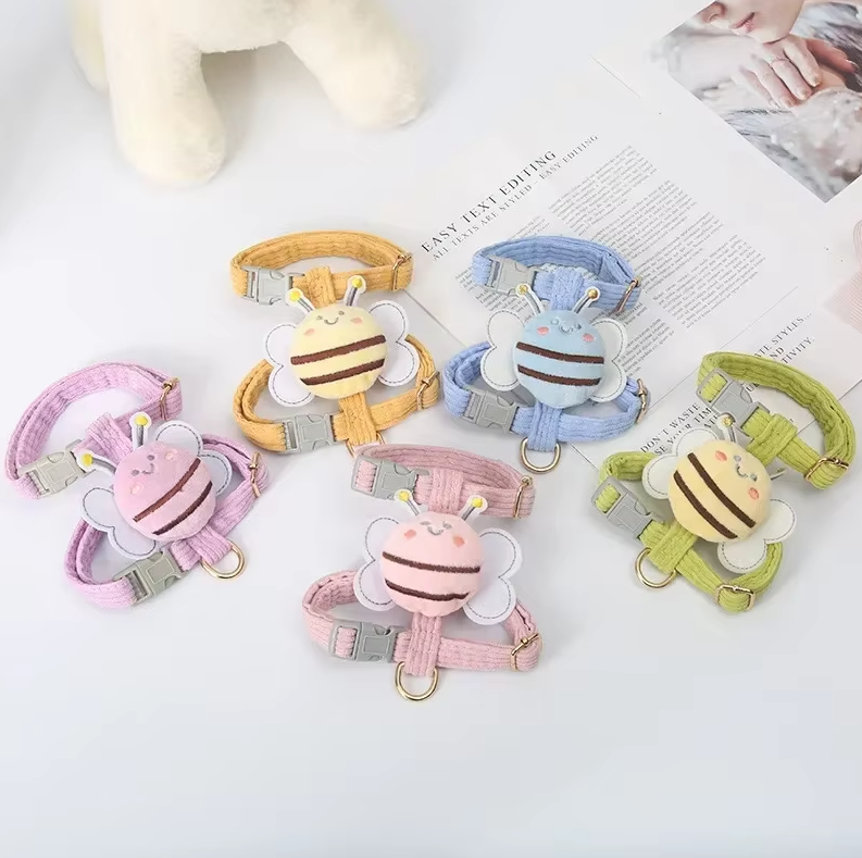 Adorable Dog Harness with Bee Pattern - Adjustable Leash