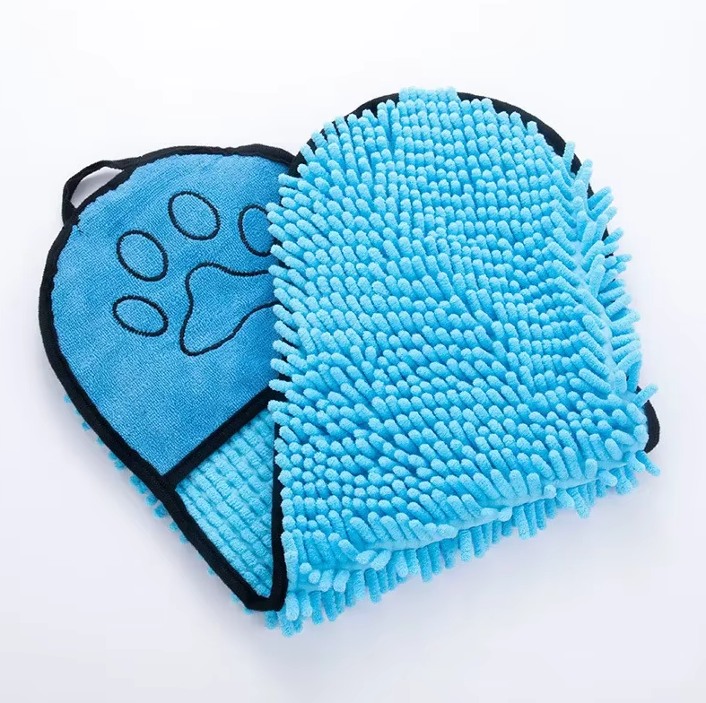 Microfiber Pet Towel with Glove - Super Absorbent and Soft for Dogs and Cats