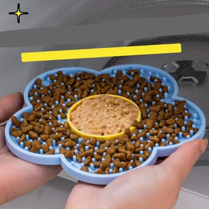 Flower-Shaped Lick Mat for Cats - Absorbent Slow Feeder to Soothe Coat Care