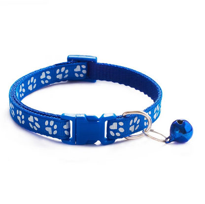 Secure Cat Collar with Bell – Adjustable Collar with Paw Print Pattern and Quick Release Closure