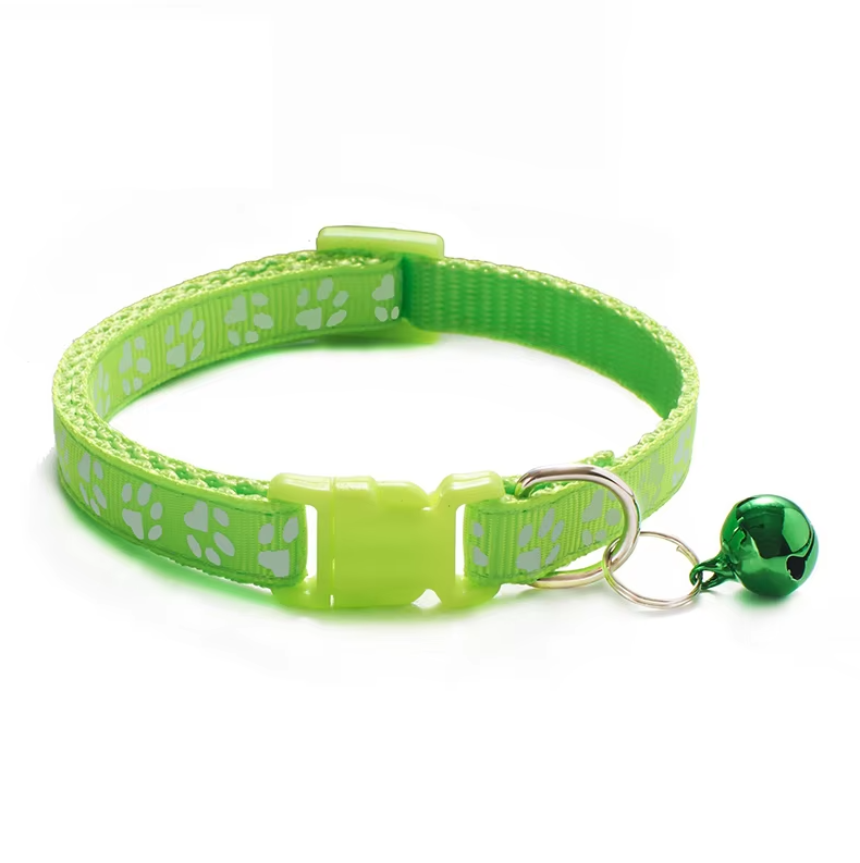Secure Cat Collar with Bell – Adjustable Collar with Paw Print Pattern and Quick Release Closure