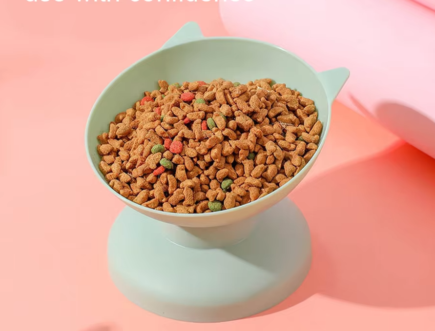 15-Degree Tilted Cat Bowl to Protect the Cervicals