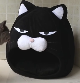 Cat Bed with Cat Head Design - Cozy Den for Cats and Small Dogs