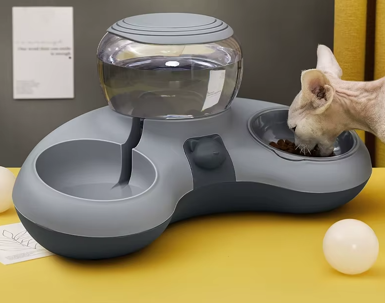 2-in-1 Pet Bowl with Automatic Water Dispenser and Non-Slip Design