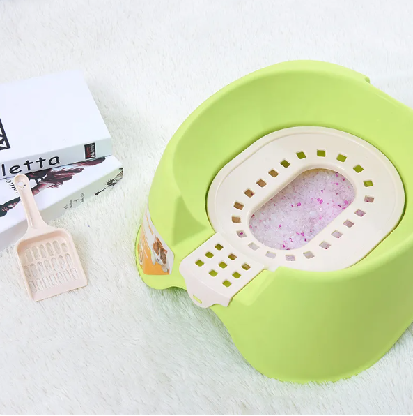 Litter Box with Scoop – Hygienic and Practical Plastic Litter Tray