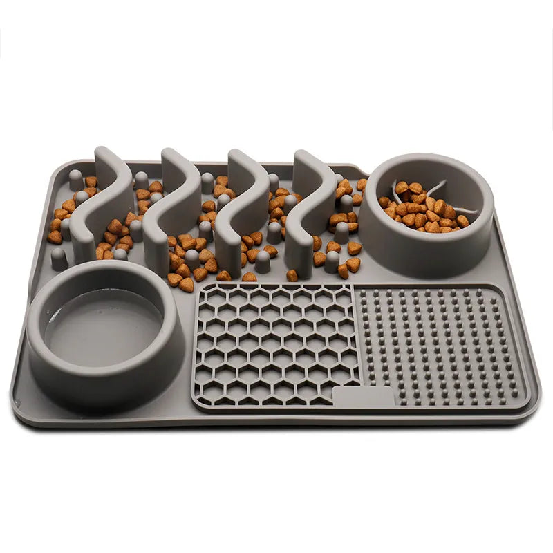 Interactive Licking Mat for Dogs and Cats – Splash-Proof Bowl with Food-Search Game